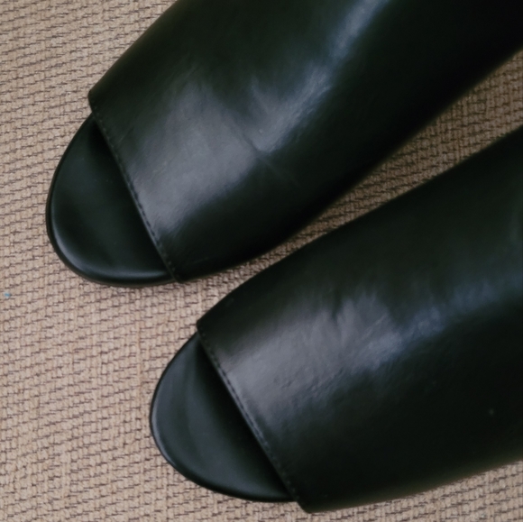 SOLE SENSEABILITY MEMORY FOAM PEEP TOE BOOTIES - Picture 2 of 11